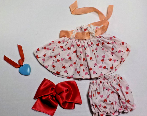 Vintage vogue hearts - vintage, outfit